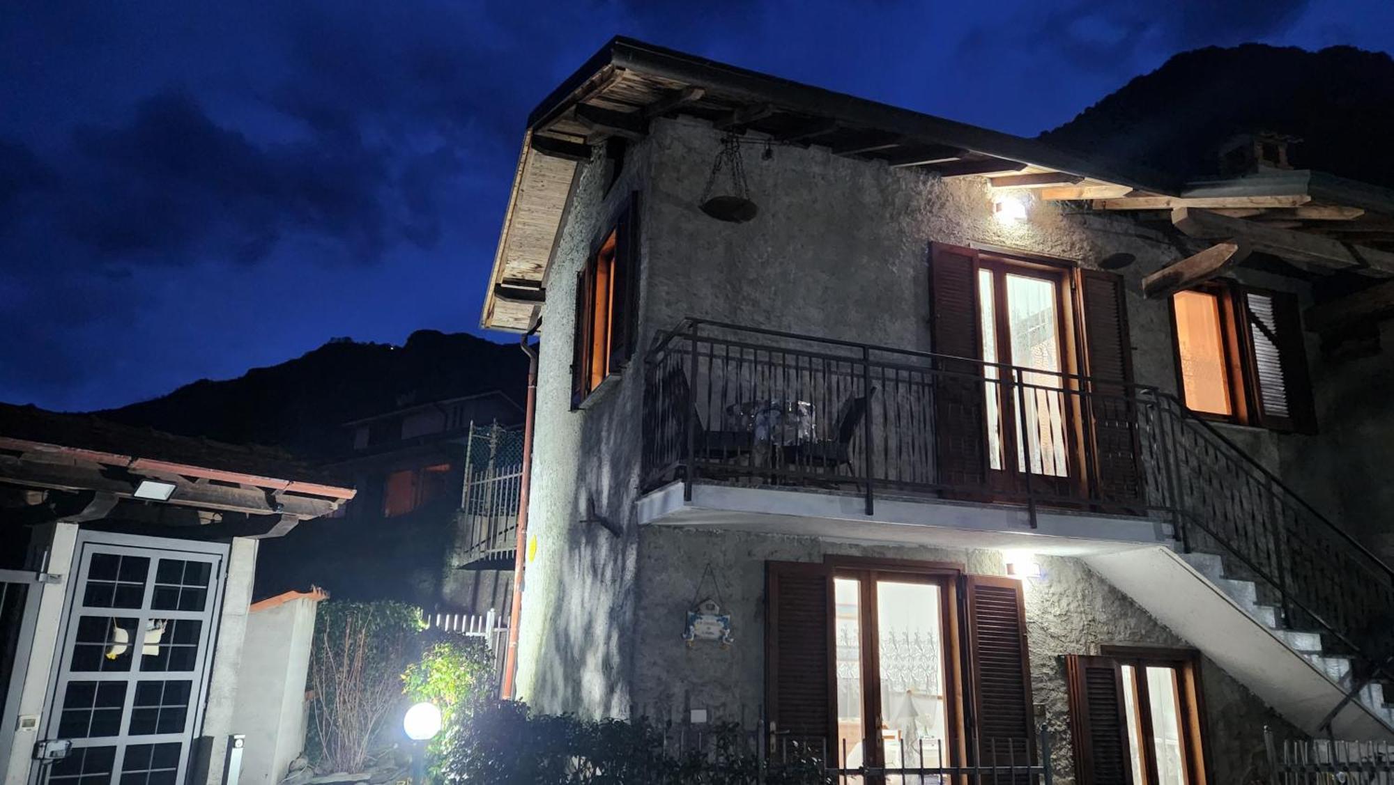 Laura'S Cottage With Lake View, Detached, 5 Kilometers From Varenna Lierna Esterno foto