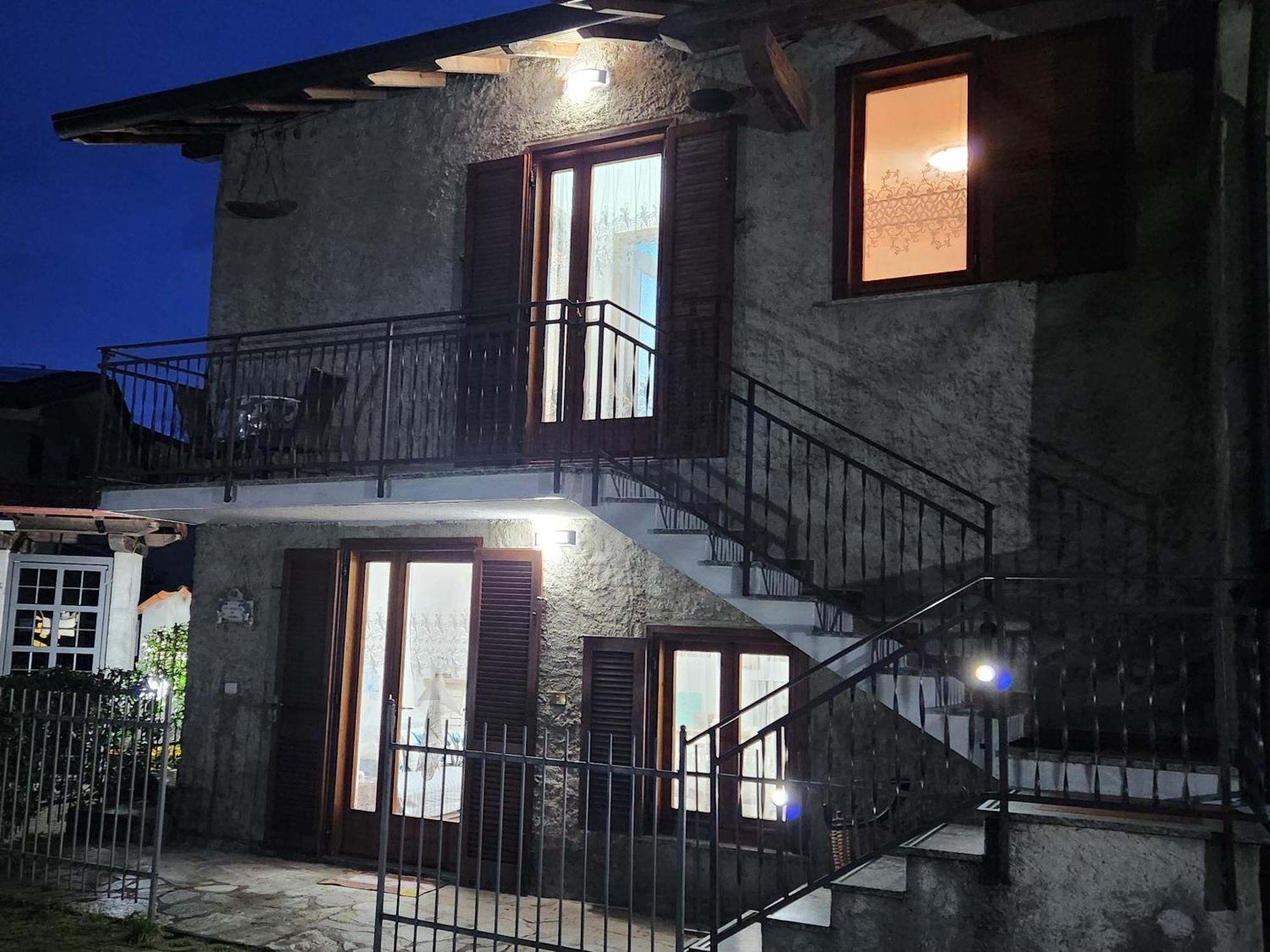 Laura'S Cottage With Lake View, Detached, 5 Kilometers From Varenna Lierna Esterno foto