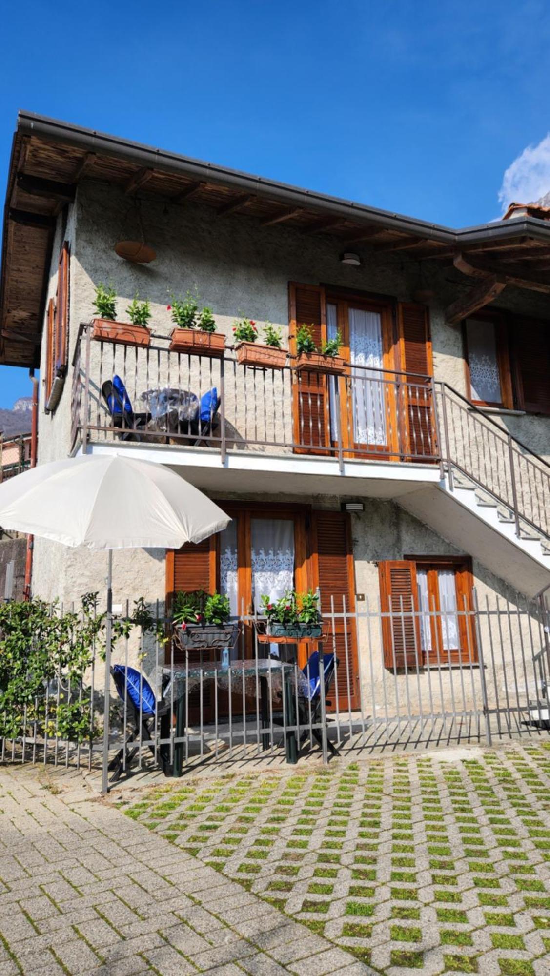 Laura'S Cottage With Lake View, Detached, 5 Kilometers From Varenna Lierna Esterno foto