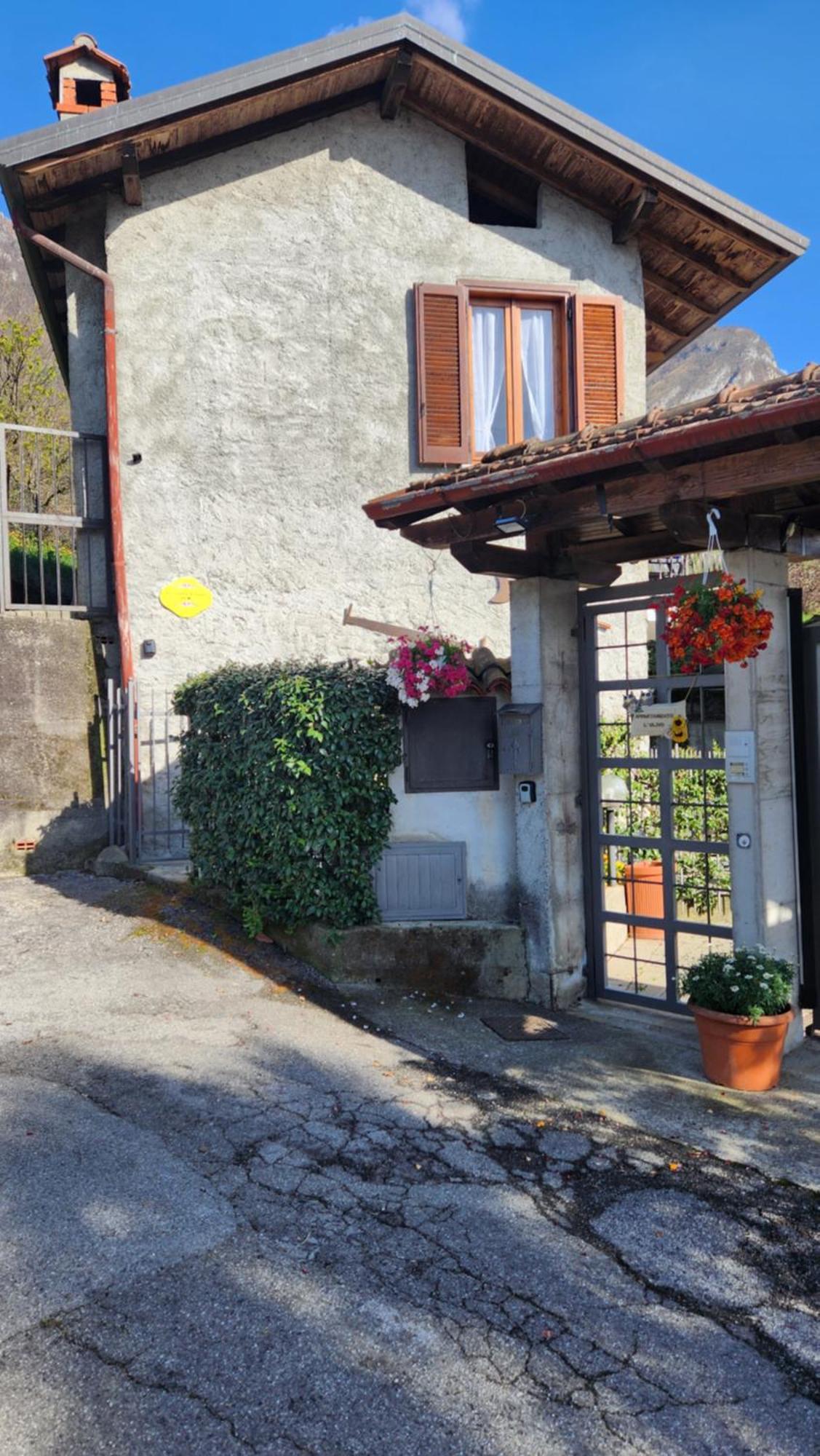 Laura'S Cottage With Lake View, Detached, 5 Kilometers From Varenna Lierna Esterno foto