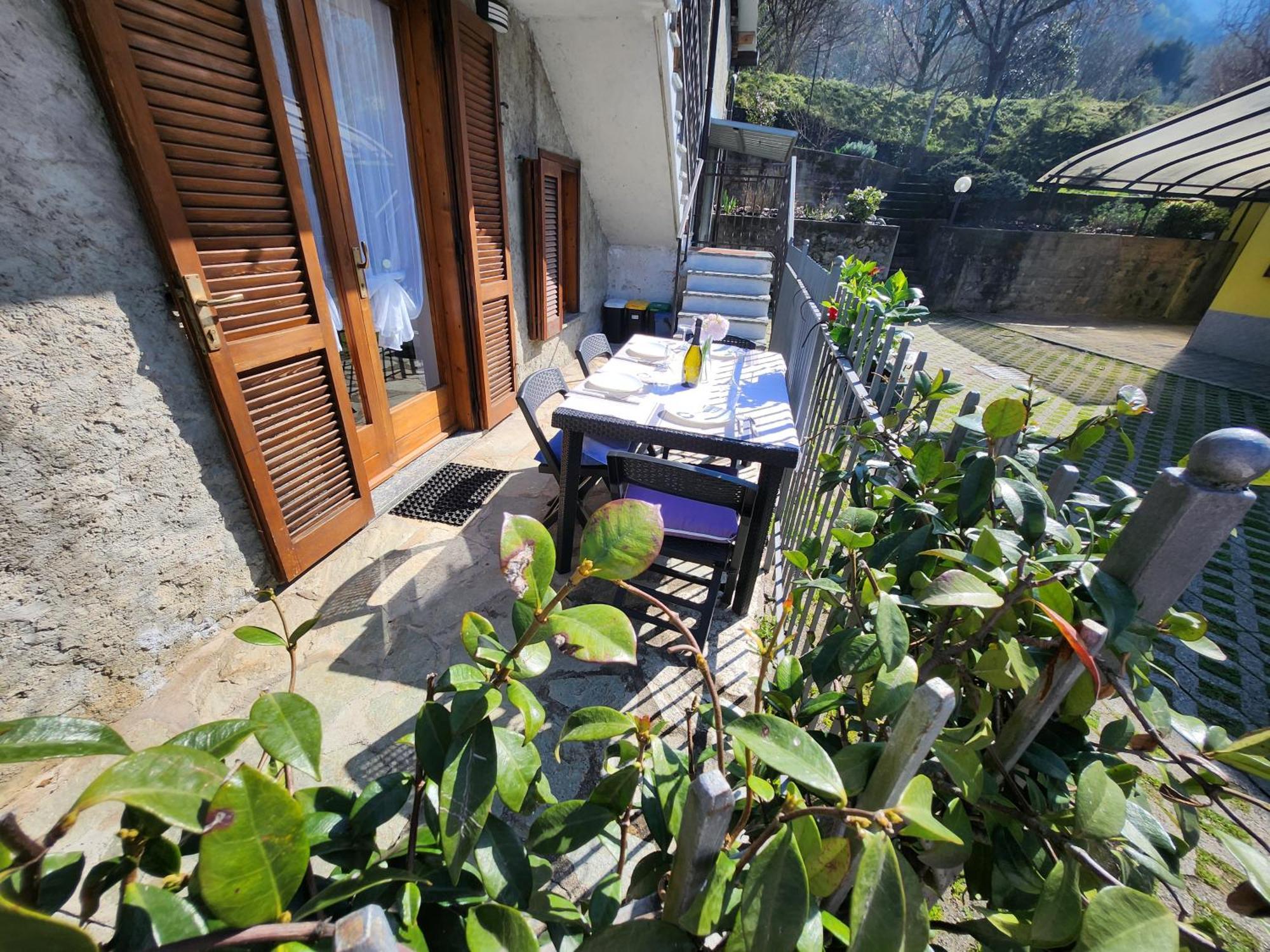 Laura'S Cottage With Lake View, Detached, 5 Kilometers From Varenna Lierna Esterno foto