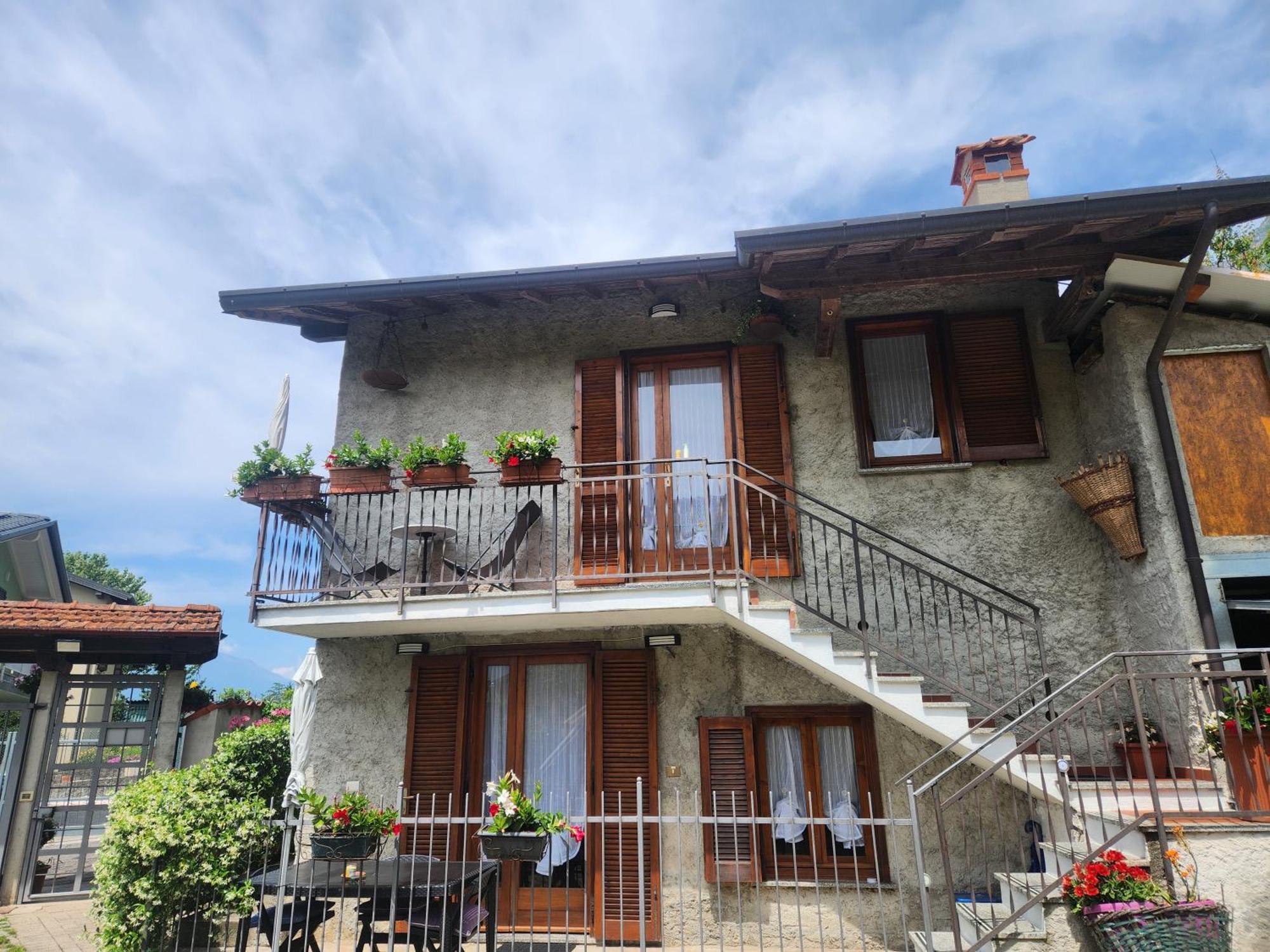 Laura'S Cottage With Lake View, Detached, 5 Kilometers From Varenna Lierna Esterno foto